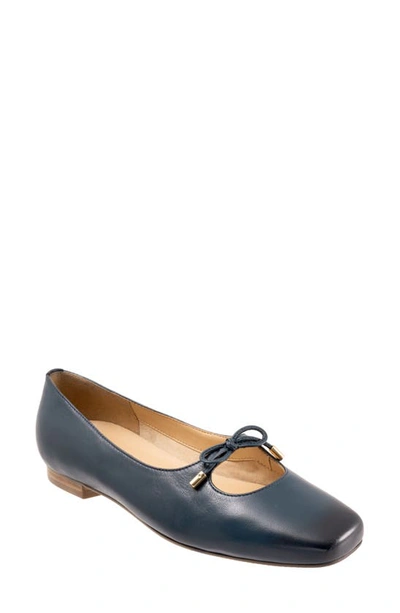 Trotters Honesty Flat In Navy