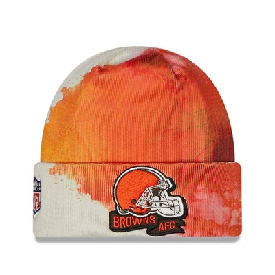 New Era Brown Cleveland Browns 2022 Sideline Ink Dye Cuffed Knit Hat