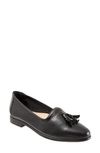 Trotters Liz Tassel Loafer In Black Smooth