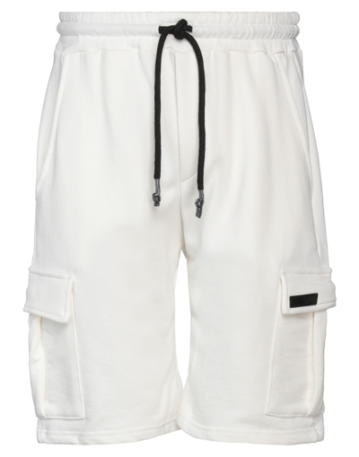 Takeshy Kurosawa Man Shorts & Bermuda Shorts White Size Xxl Cotton