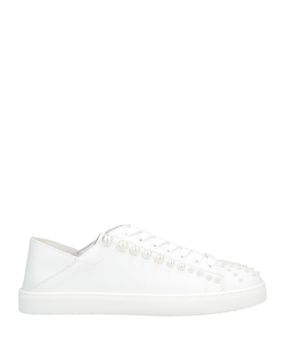Stuart Weitzman Livvy Low-top Lace-up Sneakers In White