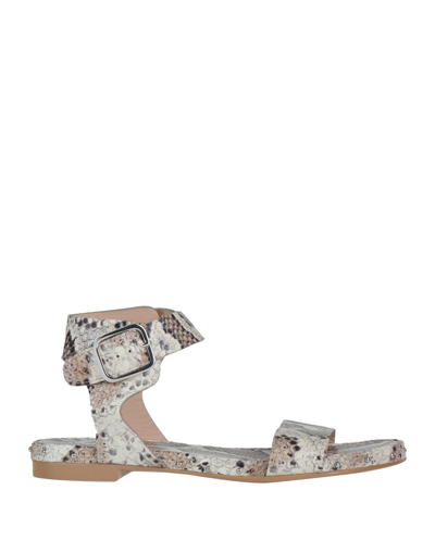 Agl Attilio Giusti Leombruni Sandals In White