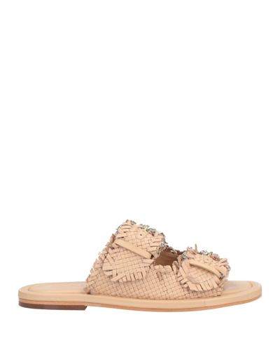 Emanuélle Vee Sandals In Beige