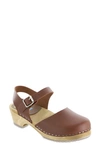 Mia Sofia Clog Sandal In Brown