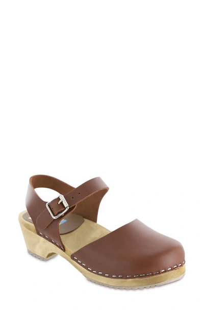 Mia Sofia Clog Sandal In Brown