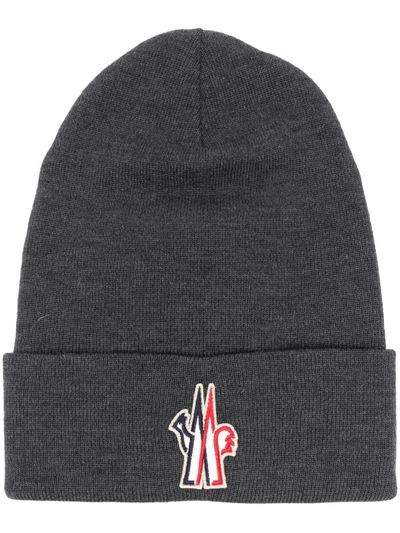 Moncler Logo Patch Ribbed Virgin Wool Beanie In Grey