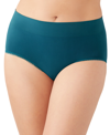 Wacoal Feeling Flexible Seamless Hipster In Green