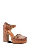 L'artiste Mary Jane Platform Pump In Camel Multi