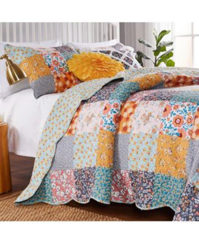 Greenland Home Fashions Carlie Calico Quilt Sets In Turquoise