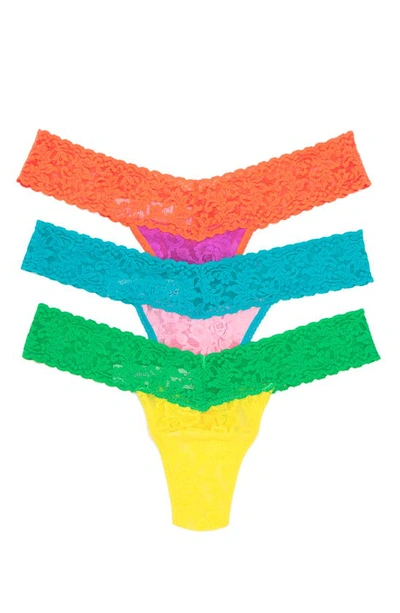 Hanky Panky Low Rise Lace Thong In Schf-tano/zesy-vgre/