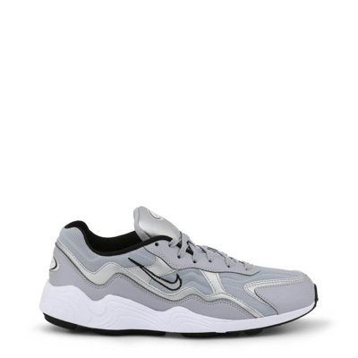 Nike Round Toe Low Top  Sneakers In Grey