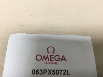 Pre-owned Omega Original  Plexiglass Armed Yel.ring 0063px5072l