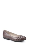 White Mountain Footwear White Mountain Clara Ballet Flat In Brown/ Smooth