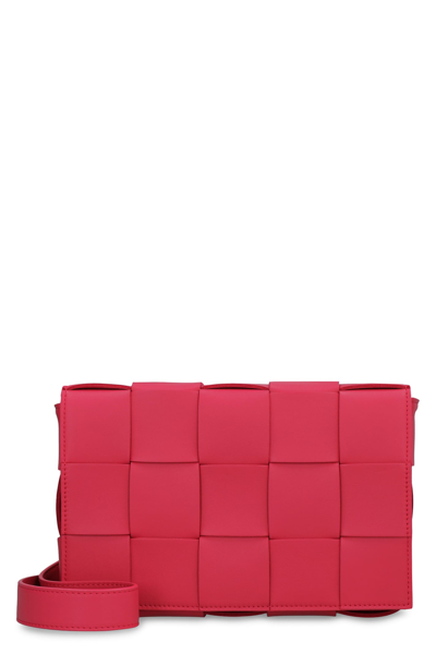 Bottega Veneta Cassette Leather Crossbody Bag In Red