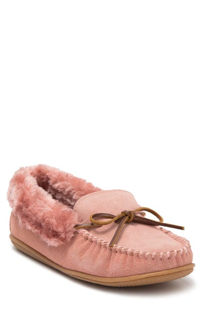 Minnetonka Camp Faux Fur Lined Moccasin Slipper In Blush Suede