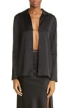 JACQUEMUS LA CHEMISE NOTTE LOGO CHARM OPEN FRONT STRETCH SATIN BLOUSE