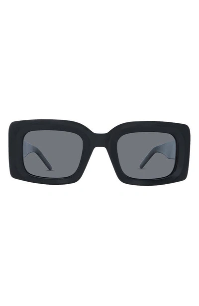 Banbe The Kendall Square Sunglasses In Black-smoke