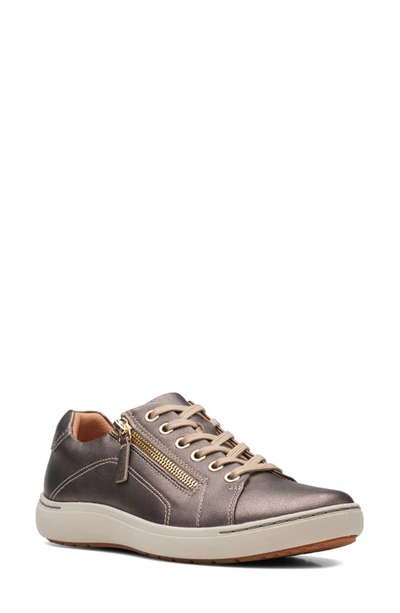 Clarks Nalle Lace-up Sneaker In Bronze Metallic