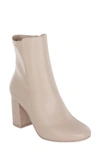 Mia Kymi Block Heel Bootie In Gs753171a-bei-napp