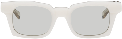 Kuboraum Mask S3 - White Sunglasses Sunglasses In White/transparent Grey