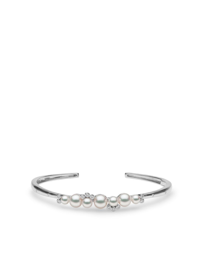 Yoko London 18kt White Gold Raindrop Akoya Pearl And Diamond Bangle In Silber