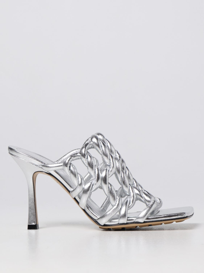 Bottega Veneta Stretch Metallic Leather Sandals In Gray