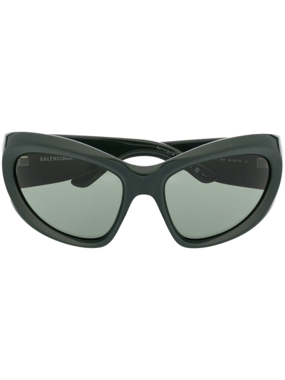 Balenciaga Gradient-lens Cat-eye Sunglasses In Grün