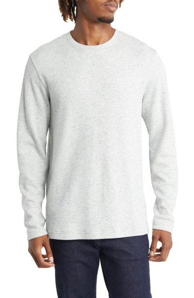 Travismathew Cloud Waffle Crewneck Tee In Heather Light Grey