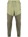 Nike Tech Jogging Pants In Grün