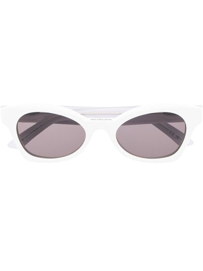Balenciaga Cat-eye Sunglasses In Weiss