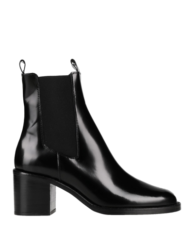 Jonak Ankle Boots In Black