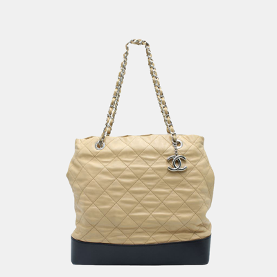 Pre-owned Chanel Beige And Black Quilted Tote Bag