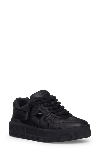 Valentino Garavani One Stud Brand-embossed Leather Low-top Trainers In Black