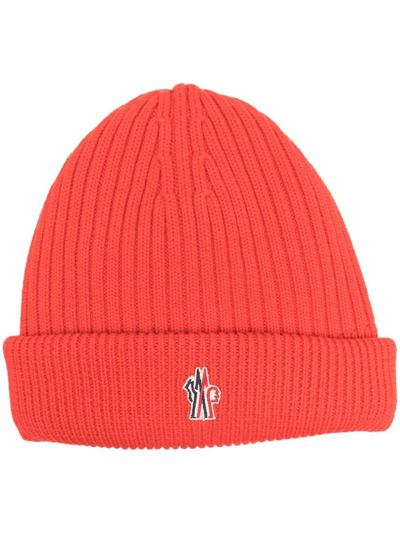 Moncler Ribbed-knit Logo-patch Beanie Hat In Red