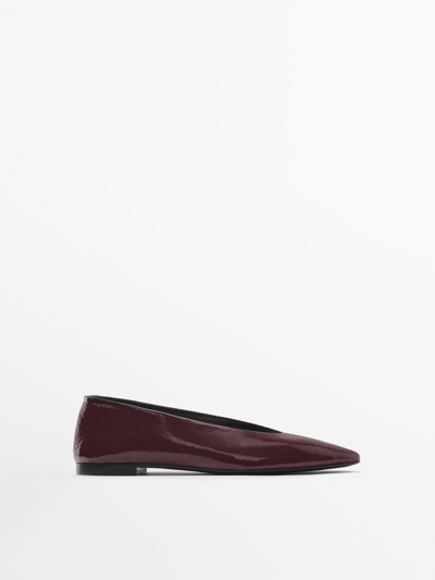 Massimo Dutti Crackled Leather Ballet Flats In Burgundy