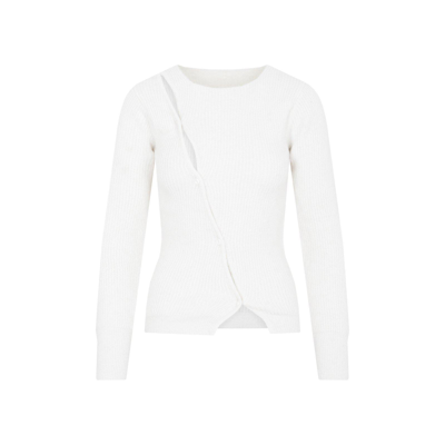 Jacquemus Cut Out Detailed Knitted T-shirt In Bianco