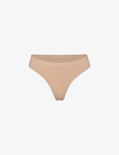 Skims Smoothing Mid-rise Stretch-woven Thong In Clay