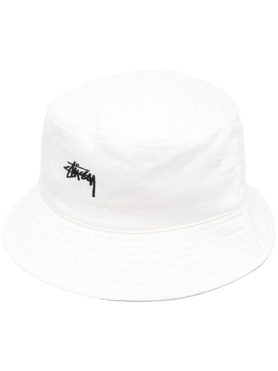 Stussy Logo刺绣棉渔夫帽 In White