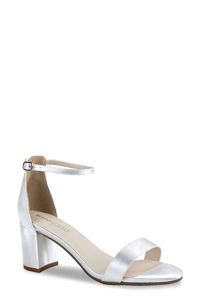 Touch Ups January Sandal In White