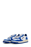 Autry Medalist Low-top Sneakers In Princess Blue
