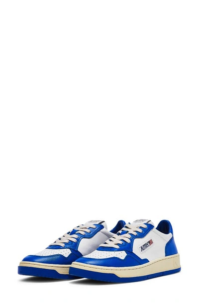 Autry Medalist Low-top Sneakers In Princ Blue