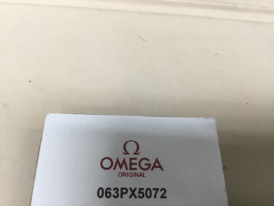 Pre-owned Omega Original  Plexiglass Armed Yel.ring 063px5072