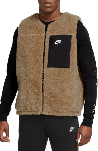 Nike Club+ Reversible Winterized Vest In Nude