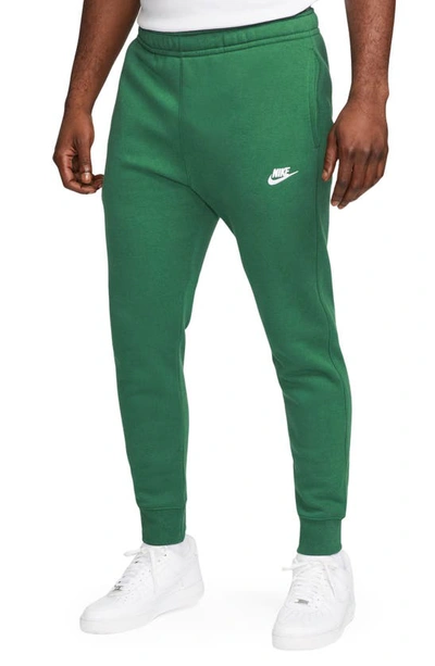 Nike Club Pocket Fleece Joggers In Gorge Green/ White