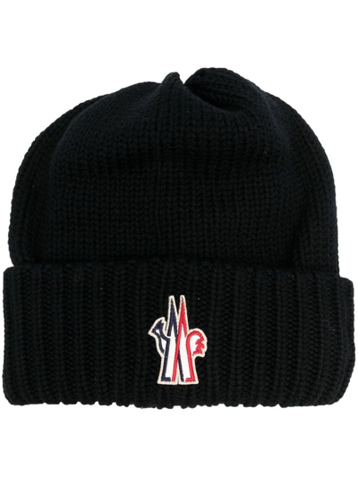 Moncler Logo Patch Ribbed Knit Beanie In Nero