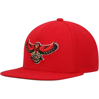 Mitchell & Ness Men's  Red Atlanta Hawks Hardwood Classics Mvp Team Ground 2.0 Fitted Hat