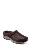 Easy Spirit Travelport Clog Sneaker In Dark Brown