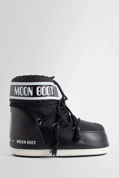 Moon Boot Boots In Black