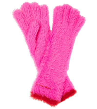 Jacquemus Embroidered-logo Textured-finish Gloves In Pink