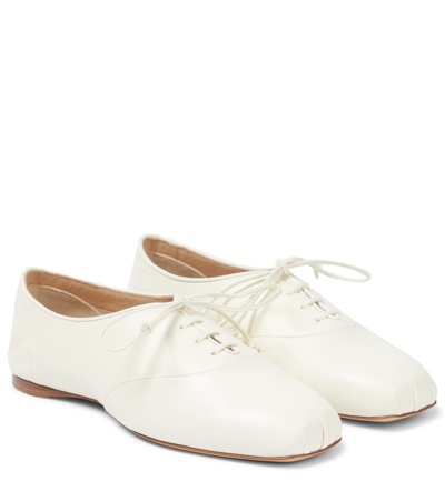 Gabriela Hearst Maya Leather Oxford Shoes In Cream